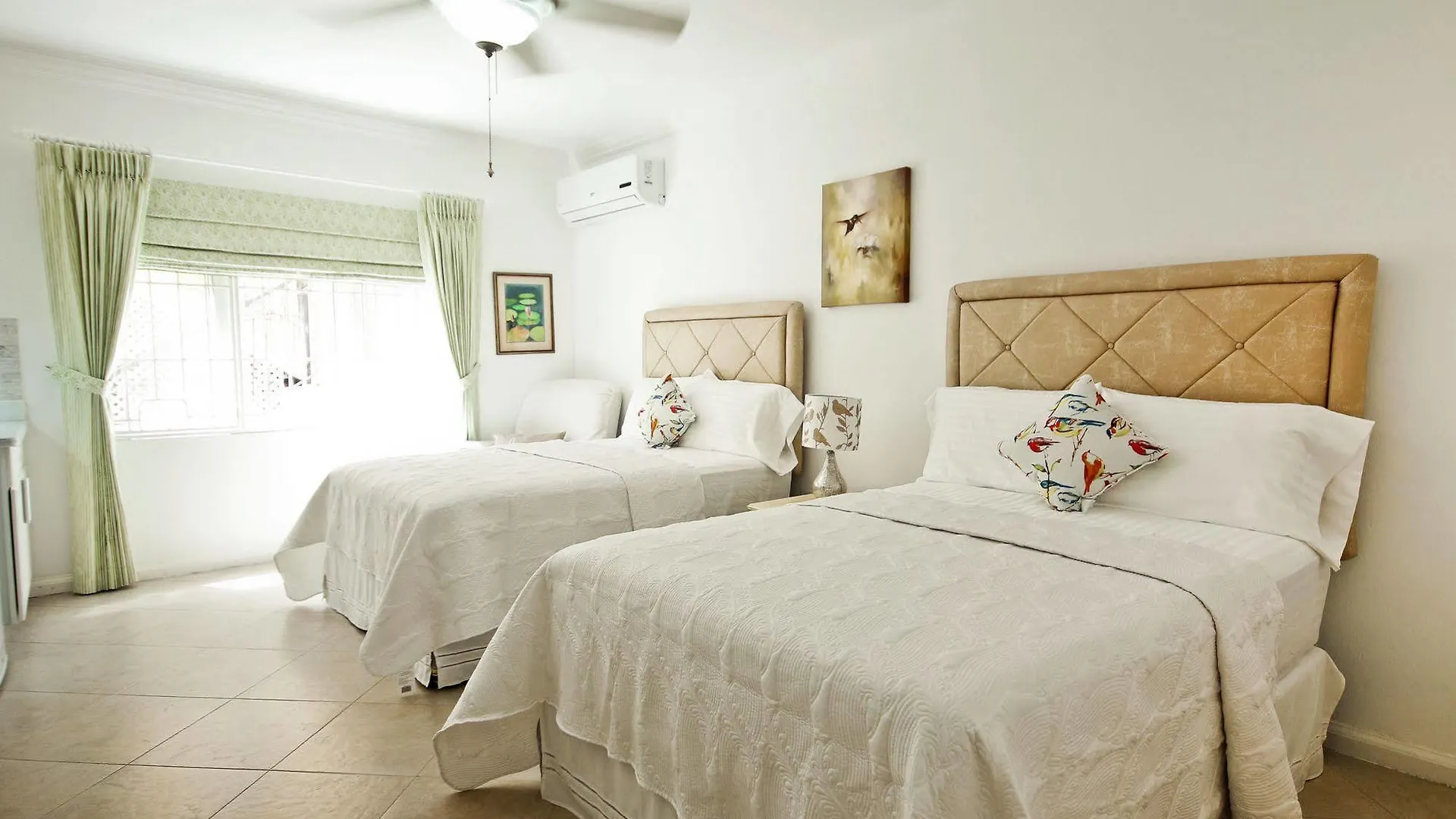 קינגסטון Exquisite Guest Apartments Cattleya